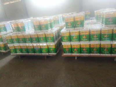 山东万能胶批发仓库一角